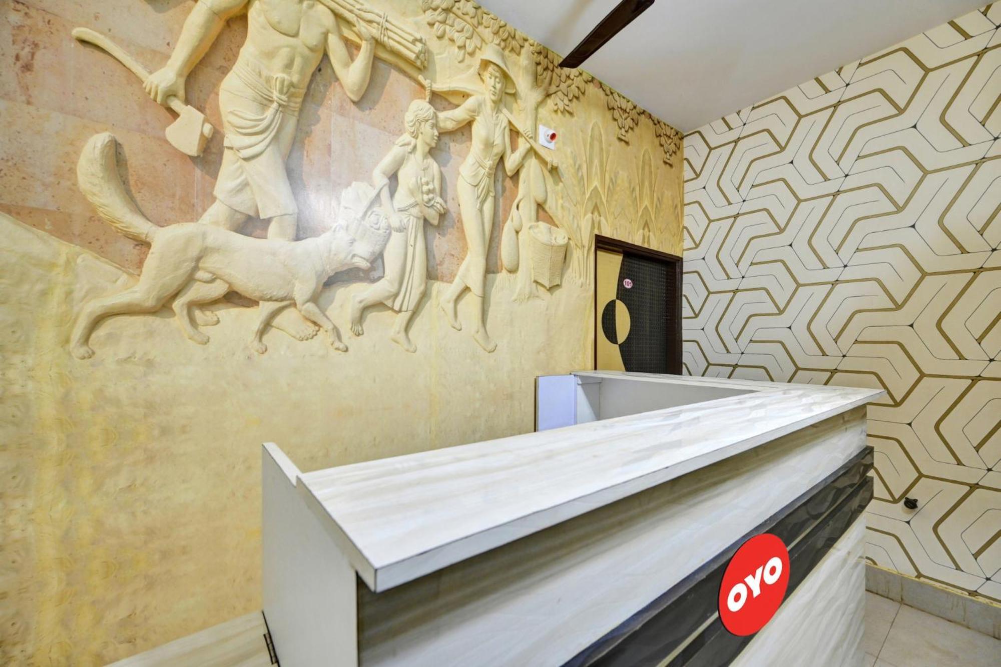 Oyo Flagship 81058 Royal Regalia Hotel Бхубанешвар Екстериор снимка